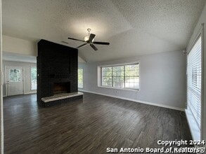 9227 Blockade Dr in San Antonio, TX - Building Photo - Building Photo