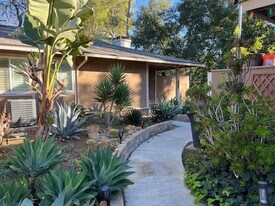 28850 Conejo View Dr in Agoura Hills, CA - Building Photo