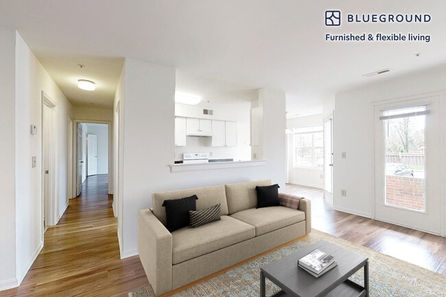 10608 Kitty Pozer Dr in Fairfax, VA - Building Photo - Building Photo