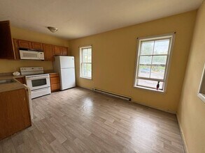 85 Montgomery St, Unit 1 in Saugerties, NY - Building Photo - Building Photo