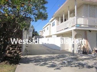 property at 25909 Viana Ave