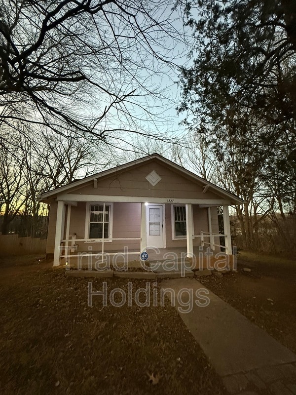 property at 1227 Fairfield Dr