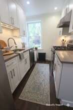 4412 Barnett Ave, Unit 2F in Sunnyside, NY - Building Photo - Building Photo