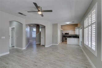 2452 Silver Blossom Ln in Henderson, NV - Building Photo - Building Photo