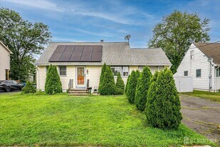 19 W Edward St in Iselin, NJ - Building Photo