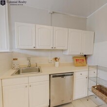 330 St Paul St in Brookline, MA - Building Photo - Building Photo