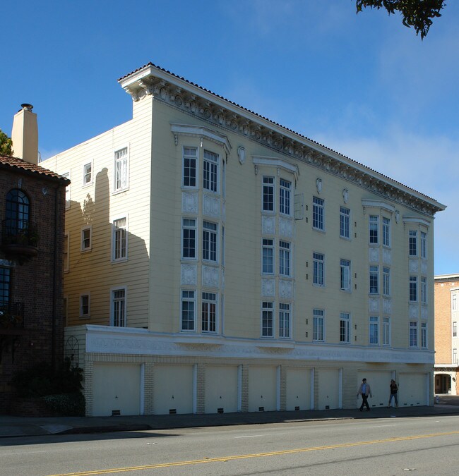 3360 Octavia St in San Francisco, CA - Foto de edificio - Building Photo