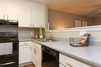 Mooresville Station in Mooresville, NC - Building Photo - Interior Photo