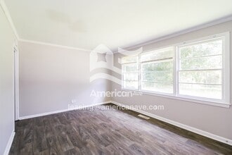 688 Old Lundy Rd in Macon, GA - Foto de edificio - Building Photo