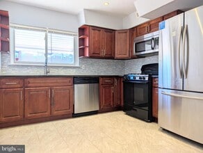 3525 Nottingham Ln in Philadelphia, PA - Building Photo - Building Photo
