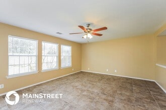 92 Booker Palm in San Antonio, TX - Building Photo - Building Photo