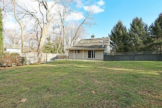 15 Maple Shade Rd in Ridgefield, CT - Building Photo - Building Photo