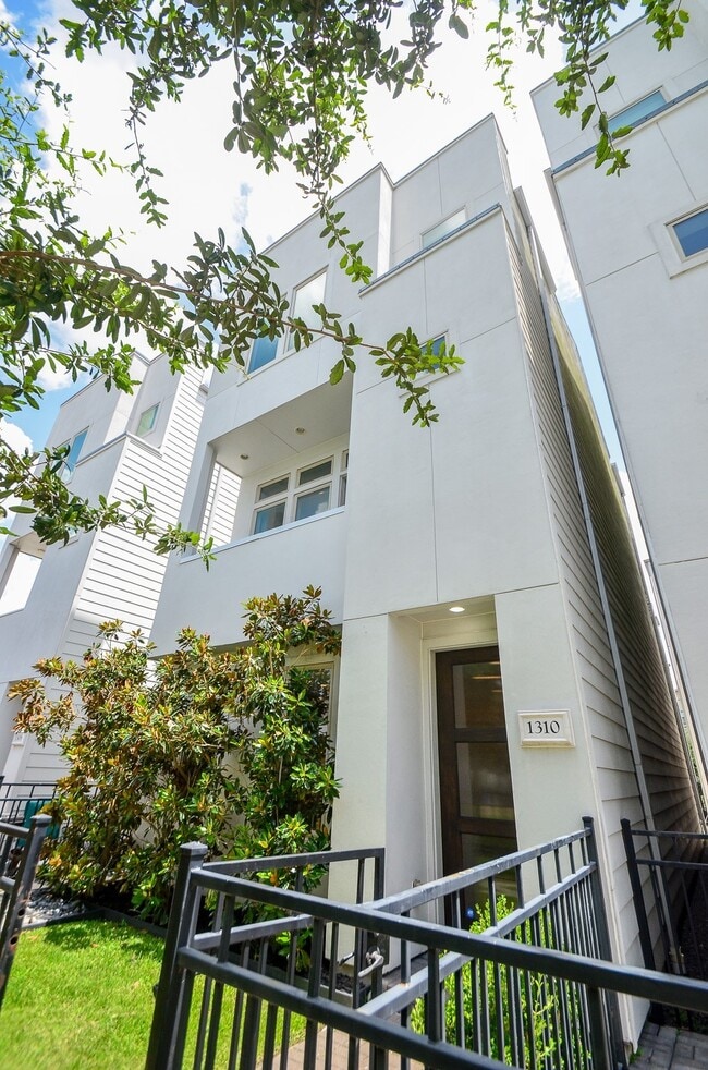 1310 Delano St in Houston, TX - Building Photo - Building Photo