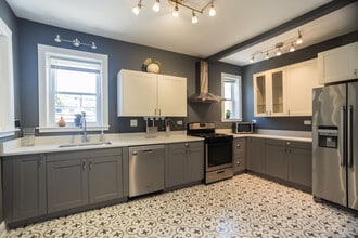 2037 W Estes Ave in Chicago, IL - Building Photo - Building Photo