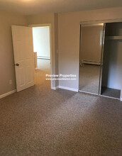 73 Charlesbank Rd, Unit 201 in Newton, MA - Building Photo - Building Photo