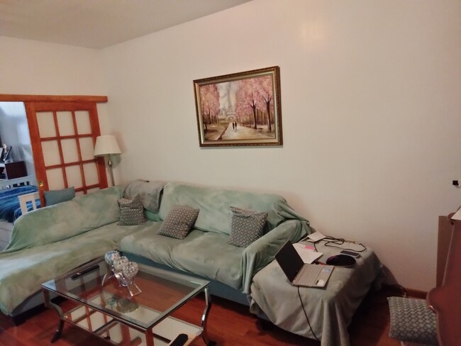 1227 73rd St in Brooklyn, NY - Foto de edificio - Building Photo