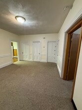 203 Ash St, Unit 1 in Waltham, MA - Foto de edificio - Building Photo