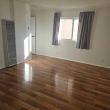 8809 Etiwanda Ave in Northridge, CA - Building Photo - Building Photo