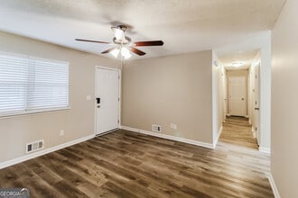 635 Lakeridge Cir SE in Conyers, GA - Building Photo - Building Photo