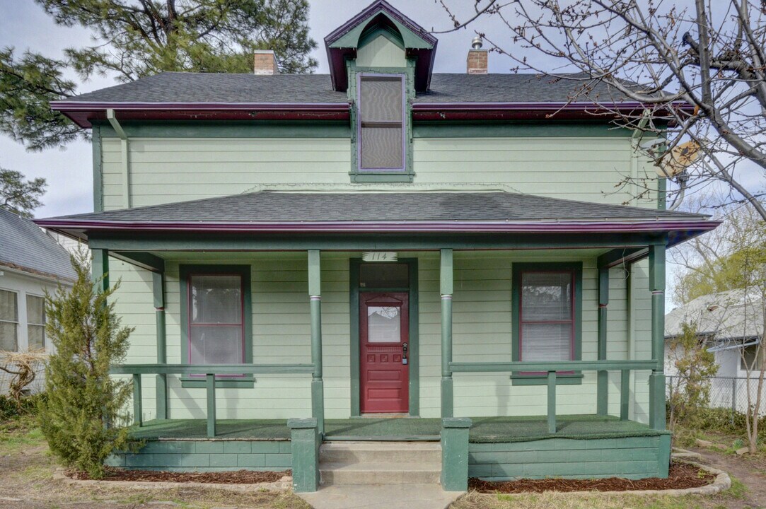 114 N Willow St in Prescott, AZ - Building Photo