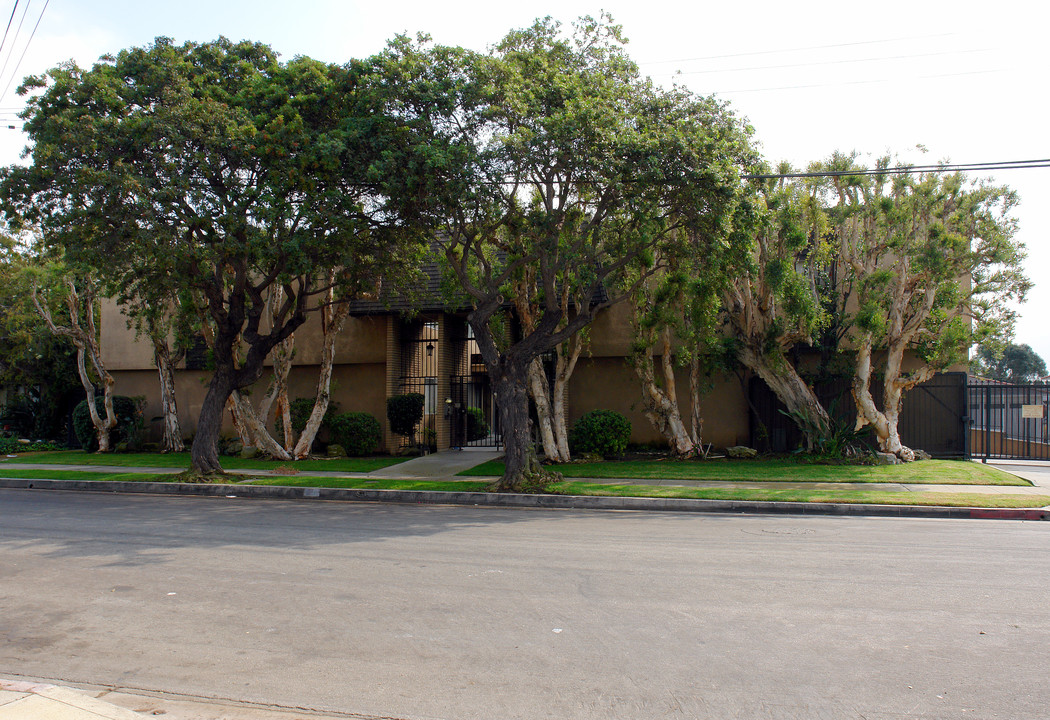 Short St Apartments in Inglewood, CA - Building Photo