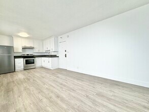 30 Horizon Ave in Venice, CA - Building Photo - Building Photo