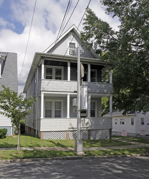 98 Cedar St in Garfield, NJ - Foto de edificio