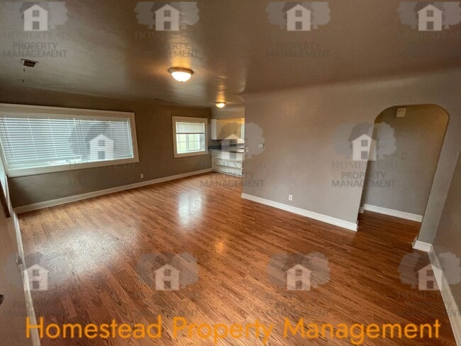 860 Academy St NE in Salem, OR - Building Photo - Building Photo