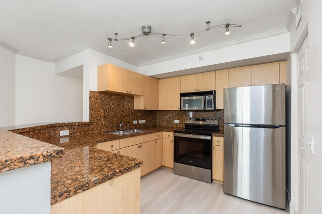 property at 810 Villa Cir