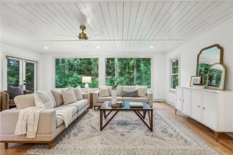 1990 Cambria Ave NW in Atlanta, GA - Building Photo - Building Photo