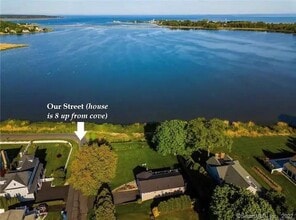 8 Clinton Ave in Old Saybrook, CT - Building Photo - Building Photo