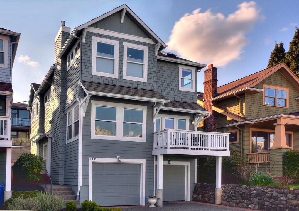 1371 32nd Ave S in Seattle, WA - Building Photo