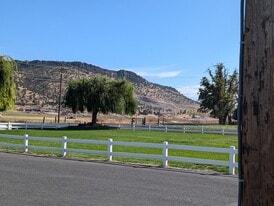 8483 N W Lone Pine Rd in Terrebonne, OR - Building Photo