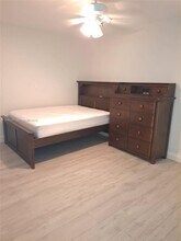 2220 N 57th Way in Hollywood, FL - Building Photo - Building Photo