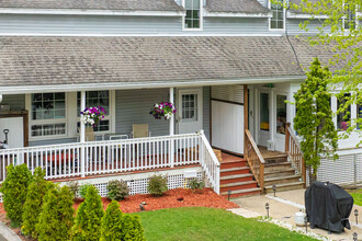 Riverfront Townhouses in Haverhill, MA - Building Photo - Building Photo