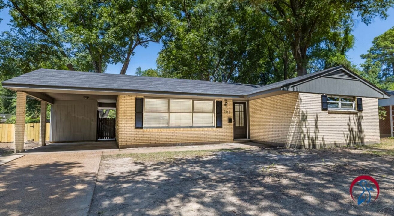 2312 Debastrop Dr in Monroe, LA - Building Photo