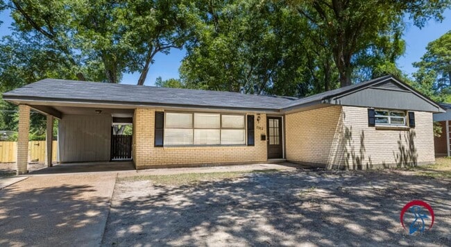 property at 2312 Debastrop Dr