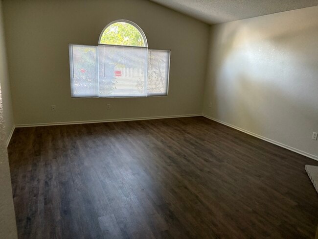 property at 2113 Phlox Ave