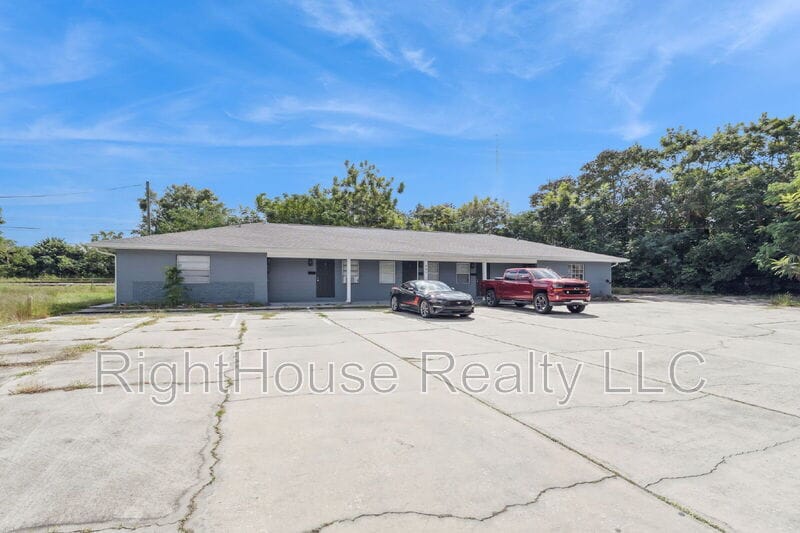 907 Center Ave in Haines City, FL - Building Photo