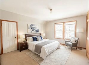 38 Crissey Ave in Geneva, IL - Foto de edificio - Building Photo