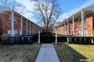 44 Garden St in Farmington, CT - Building Photo
