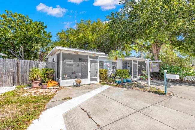 144 147th Ave E in Madeira Beach, FL - Building Photo - Building Photo