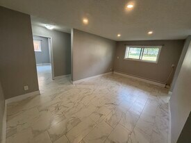 91-91 Ninth Ave in Kitchener, ON - Building Photo