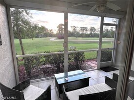 1051 Eastham Way in Naples, FL - Building Photo