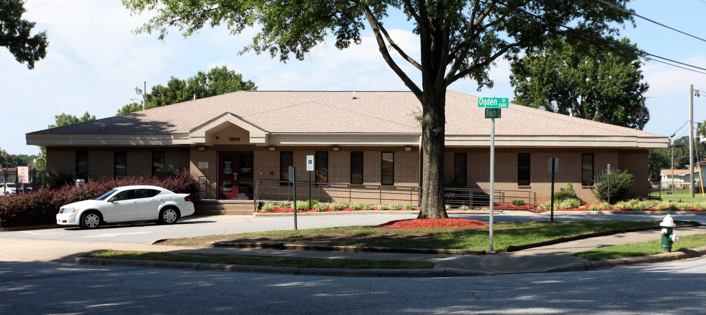 Hampton Homes in Greensboro, NC - Foto de edificio