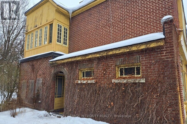 property at 297 Crichton St