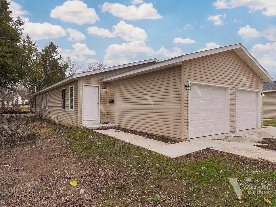 1602 W Scott St in Springfield, MO - Building Photo