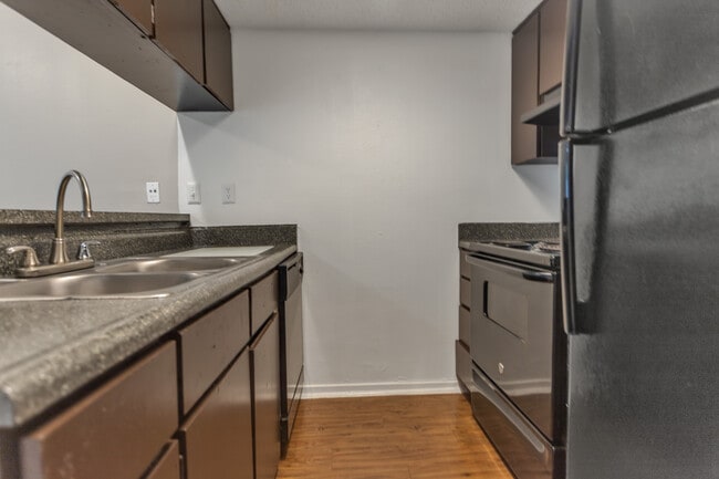 Windrush in San Antonio, TX - Foto de edificio - Building Photo