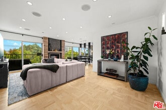 949 Kings Rd in West Hollywood, CA - Building Photo - Building Photo