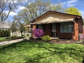 1764 Charter St in Lincoln Park, MI - Building Photo